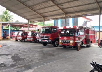 8 Unit Mobil Damkar Diturunkan Atasi Kebakaran di Amal