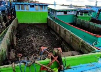Pencuri Batubara dari Tongkang di Sungai Mahakam, Ditangkap TNI AL