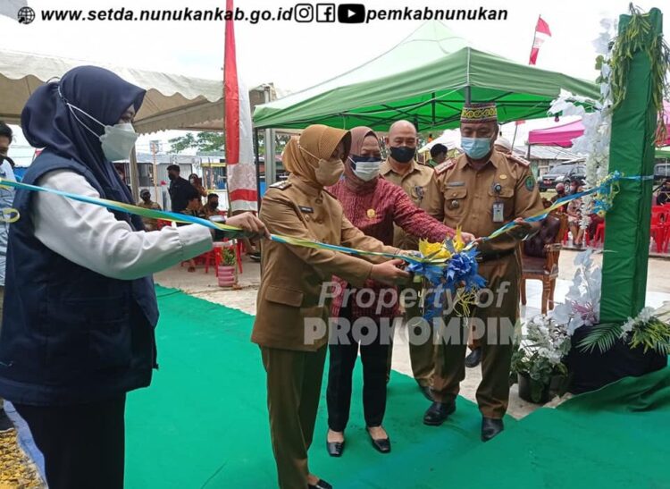 Bupati Laura Resmikan Rumah Wisata Kuliner Pesisir di Tanah Merah