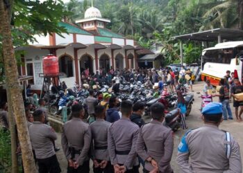 Warga Desa Wadas Dibebaskan, Diberi Bingkisan Sembako dari Kapolda