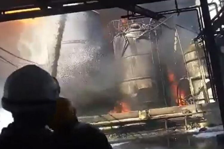 Tiga Tewas, 10 Terluka dalam Kebakaran di Pabrik Fluorokimia Gujarat India