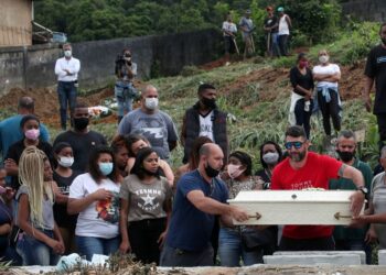 Tanah Longsor dan Banjir di Petropolis Brasil, Sedikitnya 117 Orang Tewas