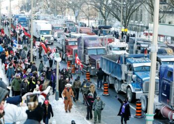 Ribuan Orang Protes Menentang Kewajiban Vaksin di Ottawa Kanada