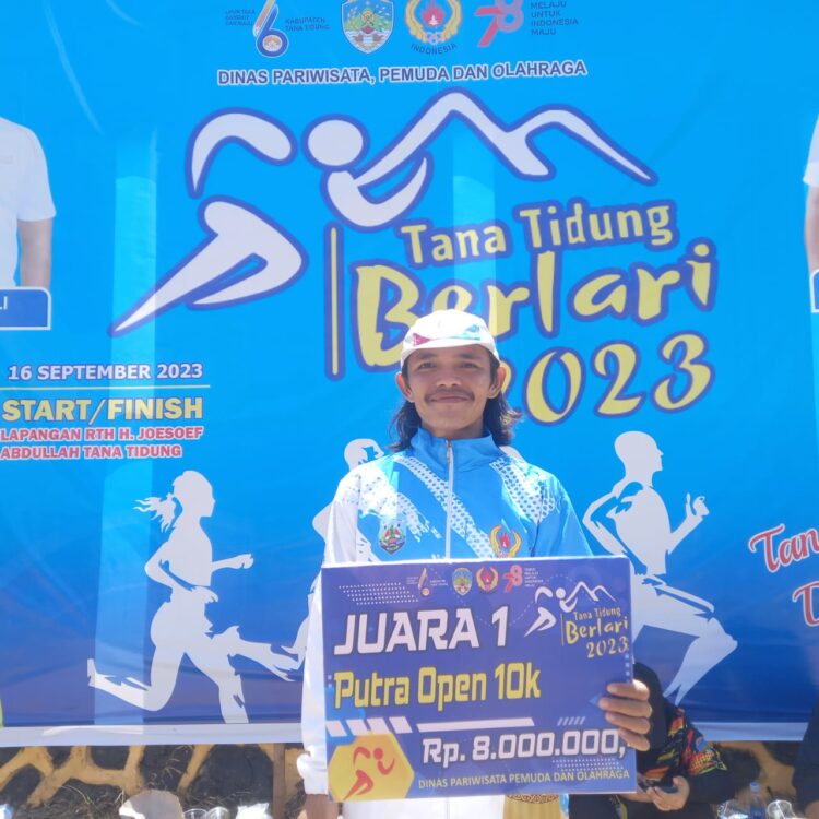 Agun, juara kategori umum lari maraton sejauh 10 kilometer dalam lomba Tana Tidung Berlari 2023