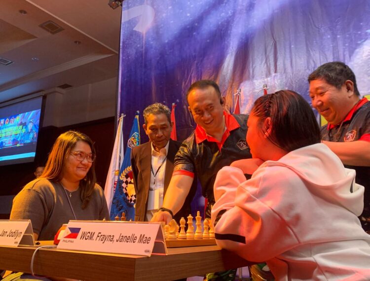 Pecatur Bergelar Grand Master Ramaikan Turnamen Catur Panglima TNI