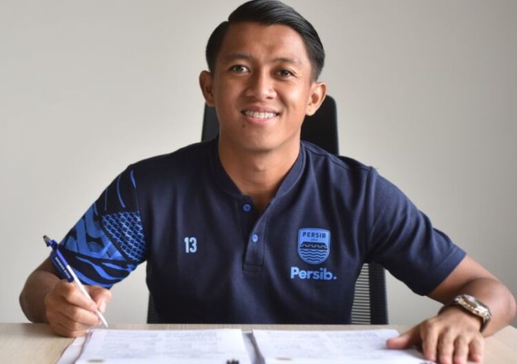 Febri Hariyadi resmi perpanjang kontrak di Persib Bandung