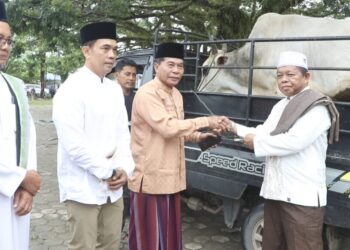 Gubernur Kalimantan Utara (Kaltara) DH. Zainal A. Paliwang, melaksanakan ibadah salat Iduladha 1447 Hijriah bersama ribuan warga di Lapangan Agatis.