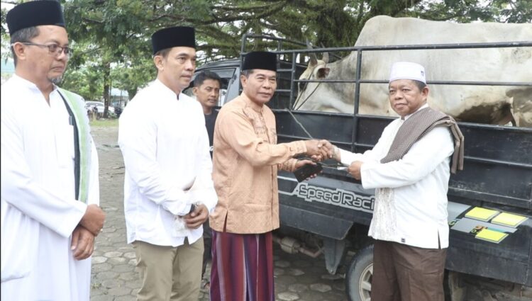Gubernur Kalimantan Utara (Kaltara) DH. Zainal A. Paliwang, melaksanakan ibadah salat Iduladha 1447 Hijriah bersama ribuan warga di Lapangan Agatis.