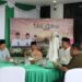 Gubernur Zainal menyambut langsung setiap warga yang hadir. (IST)