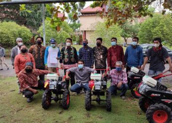 Delapan Kelompok Tani Terima Bantuan Cultivator