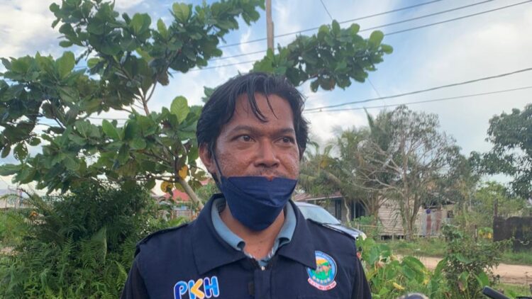 Medic Balai Veteriner Banjarbaru drh Ichwan Yuniarto (Foto: Ade/CAKRANEWS)