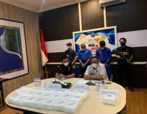 Rilis penangkapan kurir sabu 22 kilogram di BNNP Kaltara (Foto: Ade/CAKRANEWS)