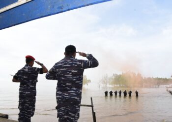 Puncak Latihan, Danlantamal XIII Saksikan Langsung Pasukan Elite TNI AL Kuasai Pantai Musuh