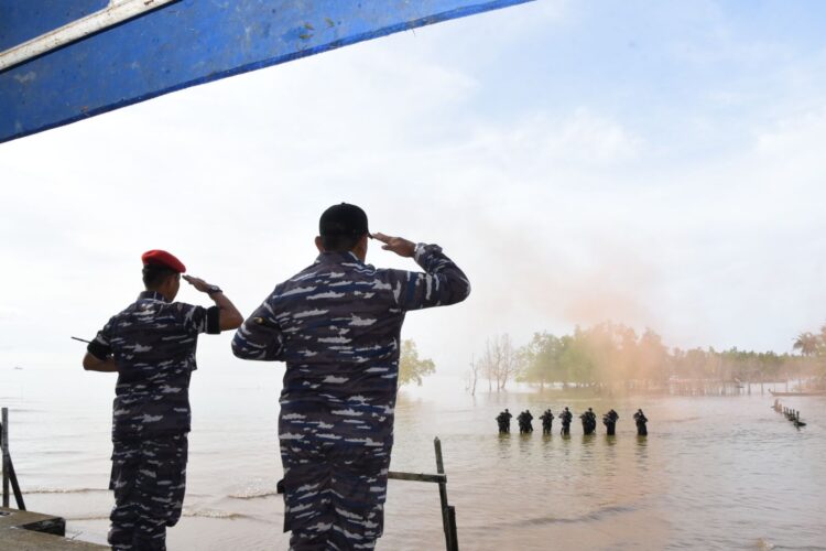 Puncak Latihan, Danlantamal XIII Saksikan Langsung Pasukan Elite TNI AL Kuasai Pantai Musuh