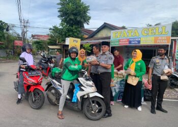 Lapas Tarakan Bagikan Ratusan Takjil kepada Masyarakat Sekitar 
