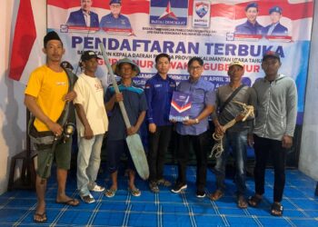 Unik! Ambil Formulir di Demokrat, Relawan Andi Sulaiman Bawa Nelayan