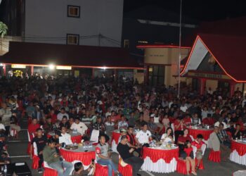 Ratusan Orang Nobar di Polres Tarakan, AKBP Ronaldo Puji Permainan Timnas Indonesia