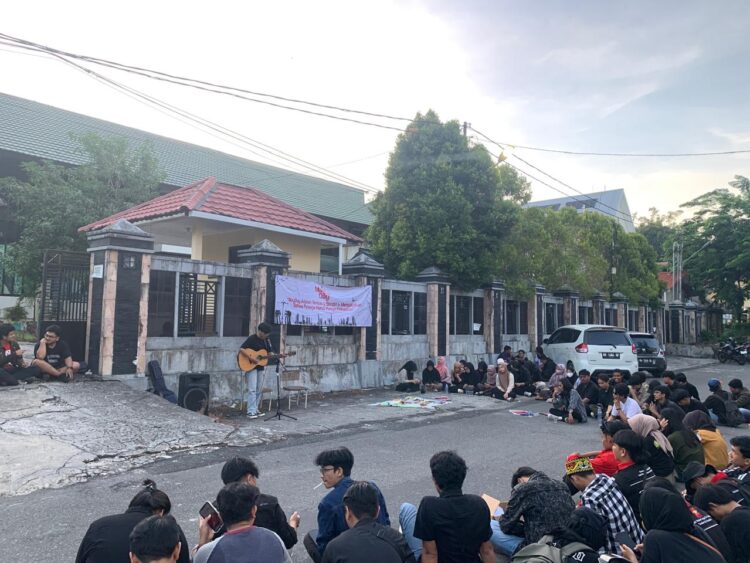 Orasi dan Pembacaan Puisi Warnai Aksi May Day di Gedung DPRD Tarakan