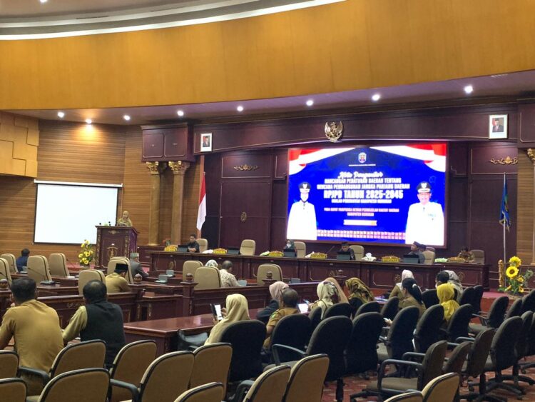 Rapat Paripurna DPRD, Bupati Laura Sampaikan RPJPD Nunukan