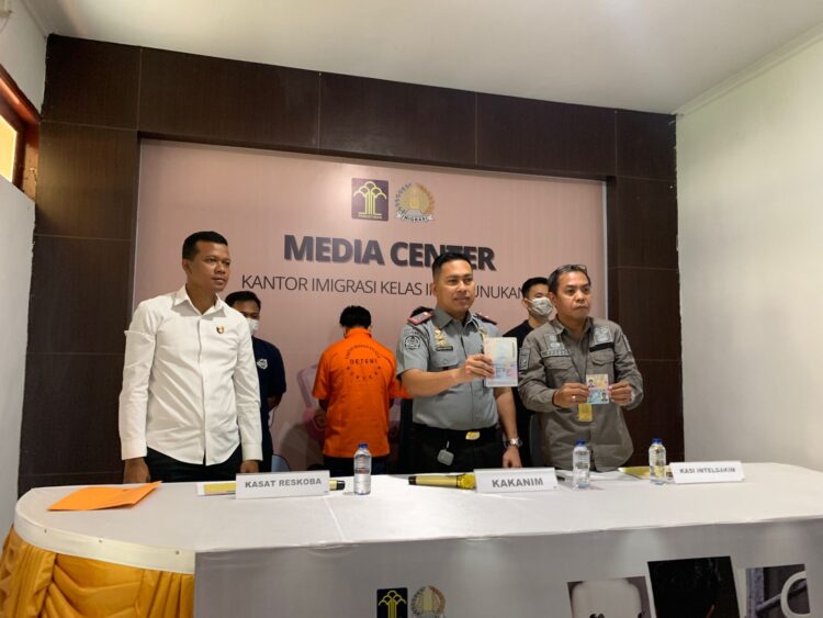 Selundupkan Sabu di Dubur, WNA Malaysia Ditangkap Imigrasi Nunukan