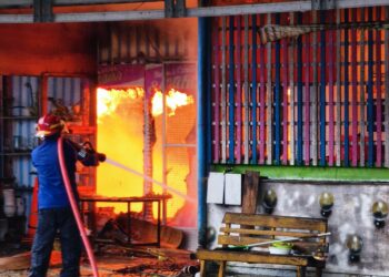 Kebakaran di Panglima Batur, Api Diduga Bermula dari Dapur Bakso Sriwedari