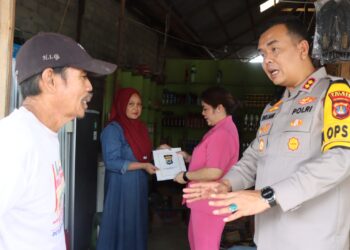 Kapolres Tarakan Serahkan Bantuan untuk Korban Kebakaran di Jembatan Bongkok 