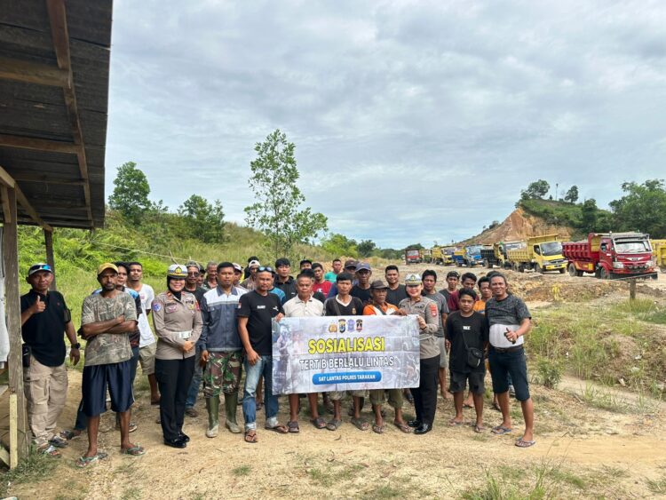 Satlantas Polres Tarakan Sambangi Sopir Truk, Ingatkan Keselamatan dan Kelengkapan Surat