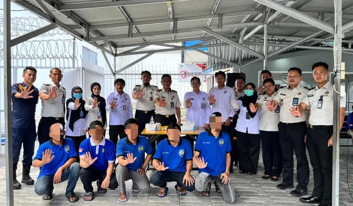Jelang Puncak PPetugas dan Warga Binaan Lapas Tarakan Laksanakan Test Urine Mendadak, Ini Hasilnya
