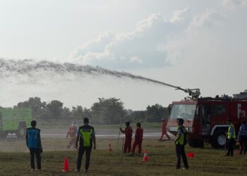 Bandara Juwata Uji Kesiapan Darurat, Simulasi Pemadam Kebakaran Digelar di Runway 24