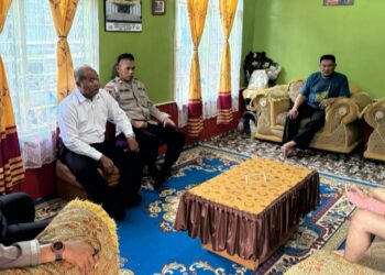 Wujud Kepedulian, Kasat Samapta Jenguk Anggota yang Sedang Jalani Pemulihan