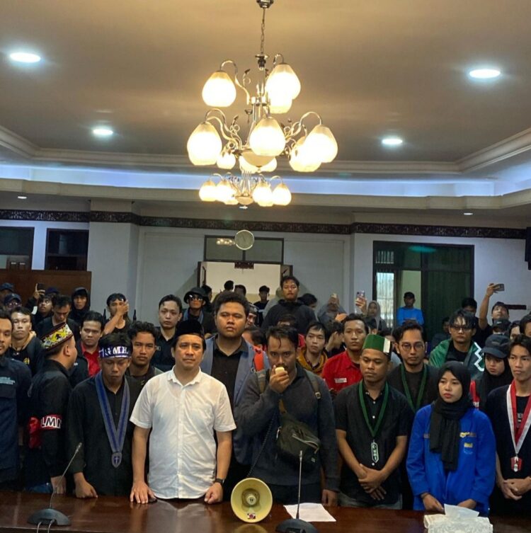 Insentif Guru, Antara Komitmen dan Ketakutan Birokrasi