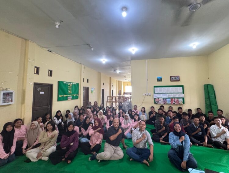 Ketua Pemuda ICMI Kaltara Motivasi Siswa Penerima Beasiswa PKN di Bulungan