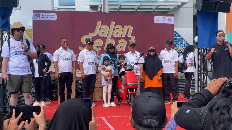 Kepala Kesbangpol Nunukan Hadiri Sosialisasi Pilkada Melalui Jalan sehat