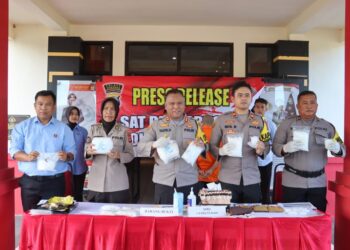 Pers rilis yang dipimpin Kapolres Nunukan AKBP Taufik Nurmandia