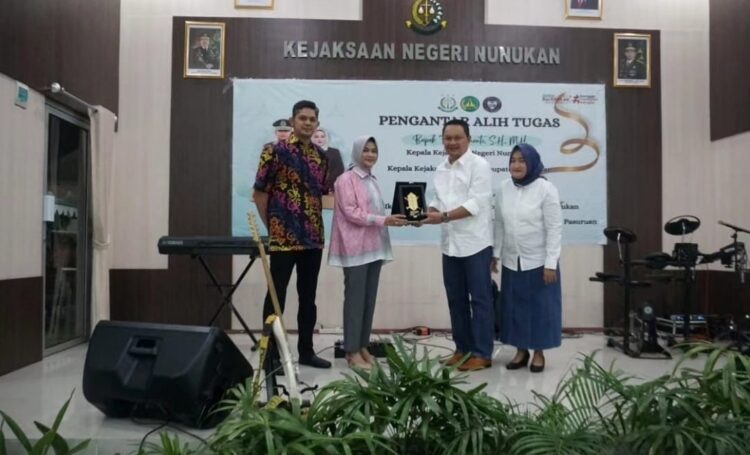 Bupati Laura Apresiasi Kinerja Teguh sebagai Kejari Nunukan