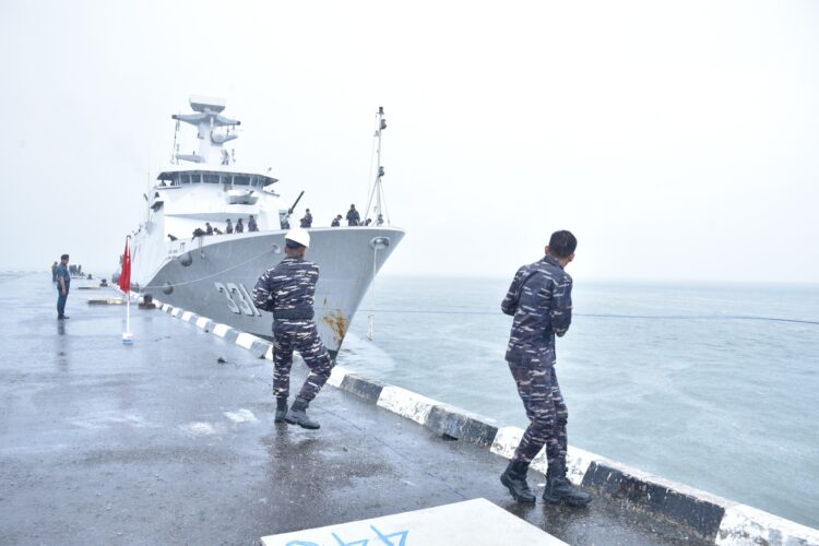 KRI Raden Eddy Martadinata-331 Tiba di Tanah Air