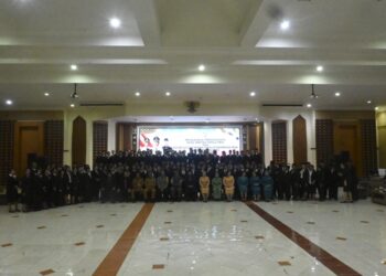 Sekda Malinau Serahkan SK Perpanjangan Jabatan Kades dan BPD