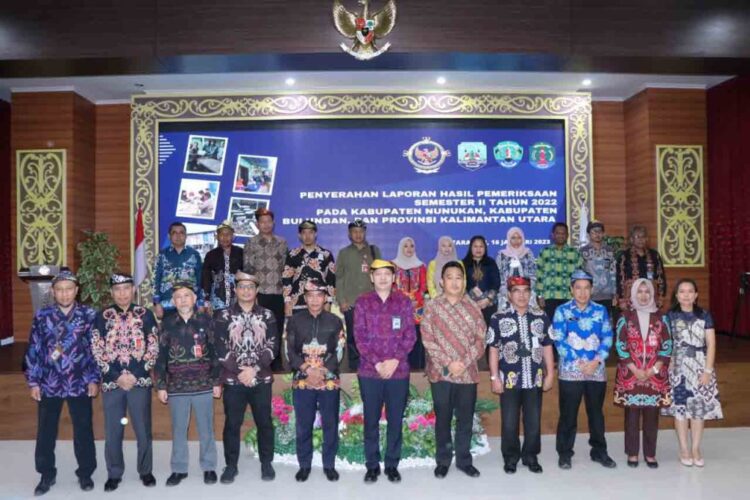 Gubernur Zainal Terima 2 LHP dari BPK sebagai Wujud Transparansi