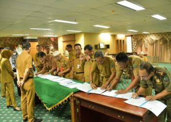 Penandatanganan perjanjian kinerja kepala OPD di Nunukan (FOTO : Humas Pemkab Nunukan)
