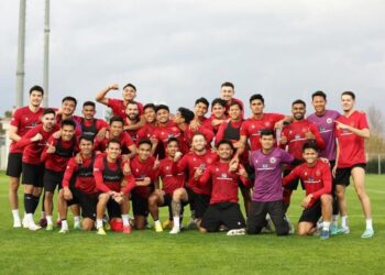 Para pemain Timnas Indonesia saat berfoto bersama (FOTO: Instagram Pratama Arhan)