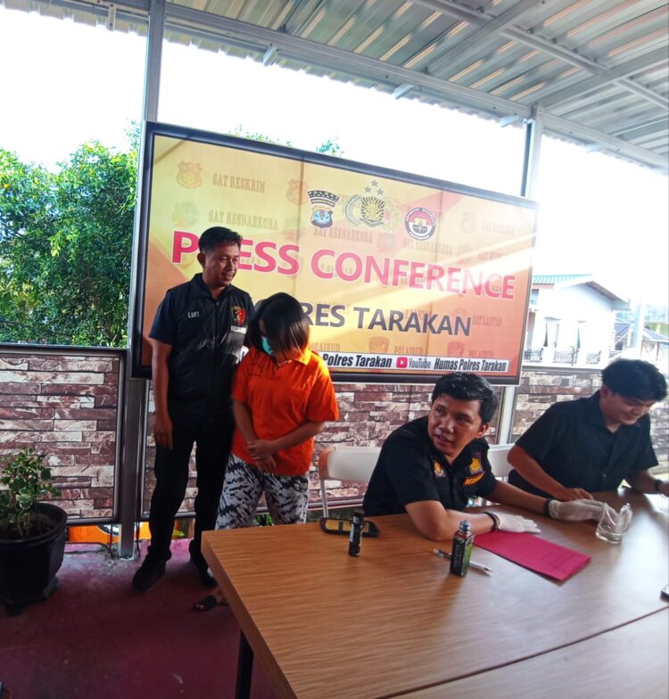 RF (19), saat ditampilkan dalam release Polres Tarakan