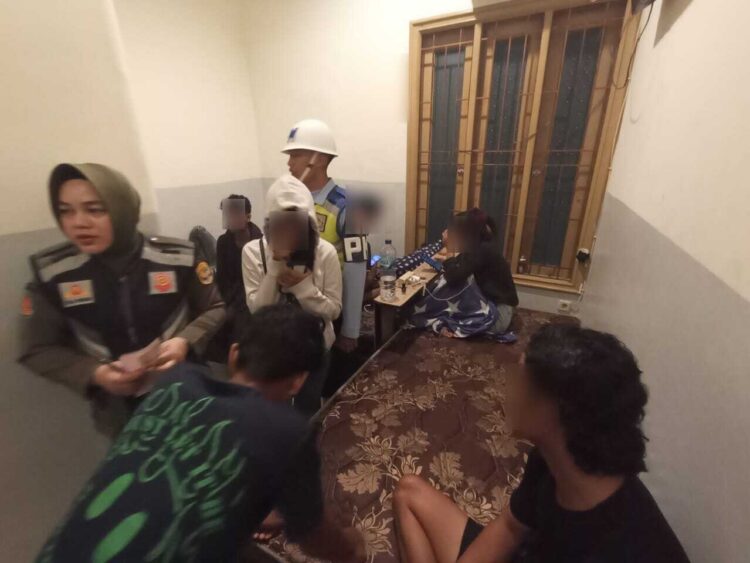 Razia Gabungan! Dapati 7 Orang Dalam Satu Kamar, Ada Anak di Bawah Umur