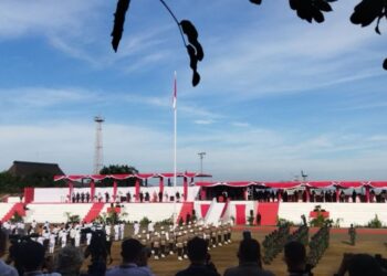 Presiden RI Joko Widodo bertindak sebagai inspektur pada Upacara Kenegaraan Peringatan Hari Lahir Pancasila 1 Juni 2022 di Lapangan Pancasila Kabupaten Ende, Provinsi Nusa Tenggara Timur