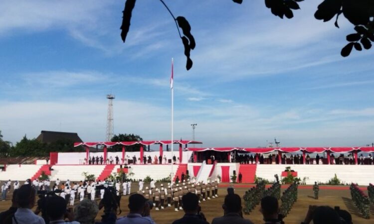 Presiden RI Joko Widodo bertindak sebagai inspektur pada Upacara Kenegaraan Peringatan Hari Lahir Pancasila 1 Juni 2022 di Lapangan Pancasila Kabupaten Ende, Provinsi Nusa Tenggara Timur