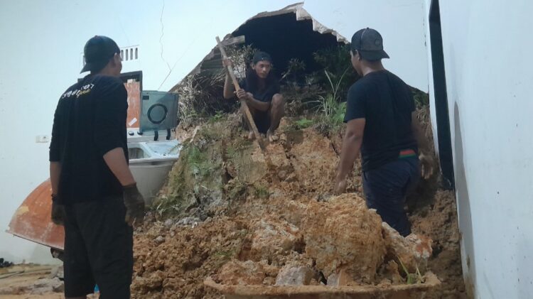 Detik-detik Andini dan Amlina Lolos dari Maut saat Kamarnya Tertimpa Longsor