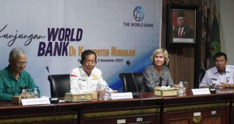 World Bank Kunjungi Budidaya Rumput Laut di Mamolo