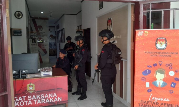 Kawal Pemilu, Satbrimob Polda Kaltara Kerahkan 117 Personel untuk Patroli Pengamanan