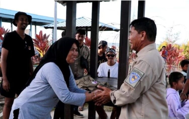 Gubernur Kalimantan Utara Zainal Arifin Paliwang di Desa Tanah Kuning, Mangkupadi, Tanjung Palas Timur, Bulungan untuk mengikuti Kemah Pemuda Kaltara Raya