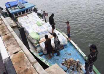 TNI AL amankan ratusan ballpress asal Tawau