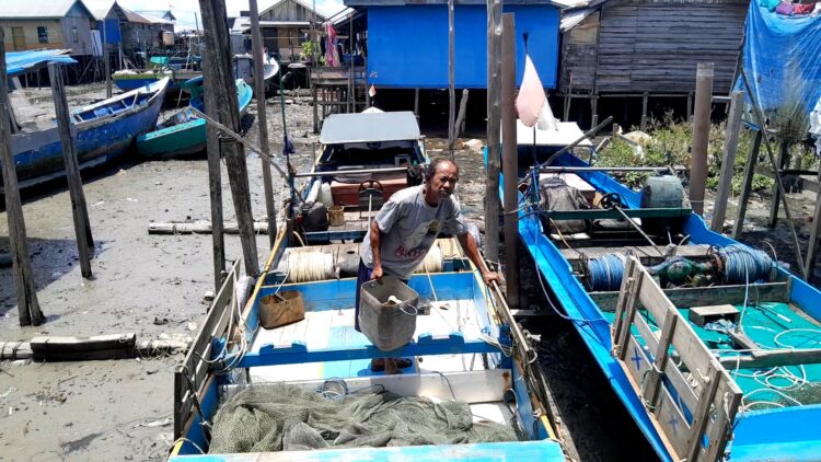 Diduga Curi Minyak Solar, Pria Gondrong Nyaris Diamuk Warga